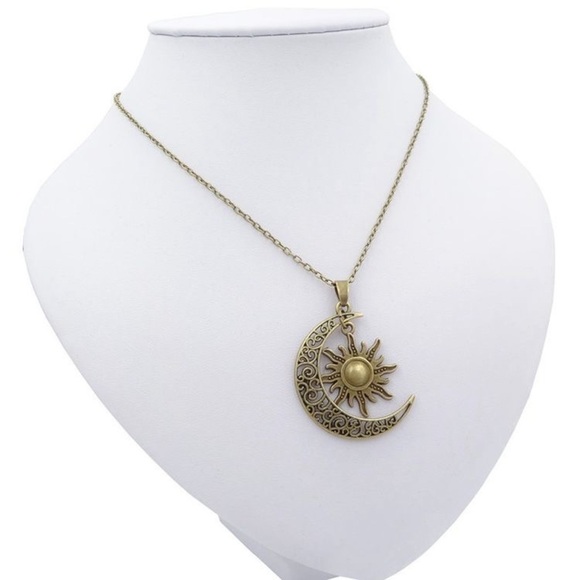 Retro Star and Moon Pendant Necklace. Copper Color with Cable Chain - Picture 1 of 6
